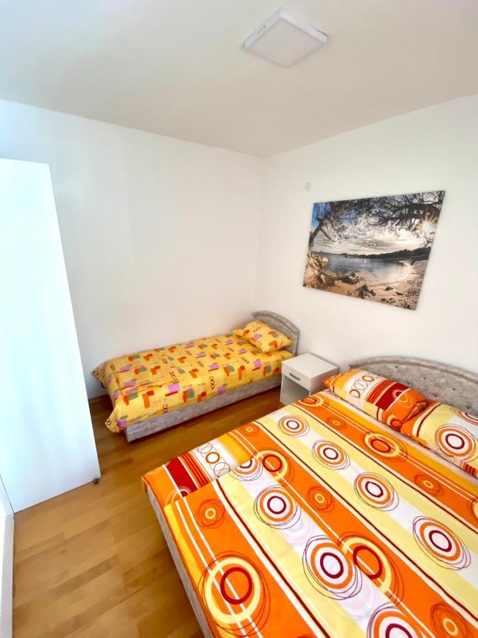 Jovana -- Porodicni Apartmani Igalo Херцег-Новий Екстер'єр фото