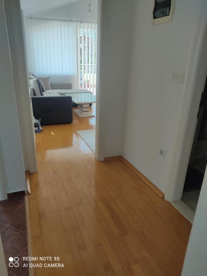 Jovana -- Porodicni Apartmani Igalo Херцег-Новий Екстер'єр фото