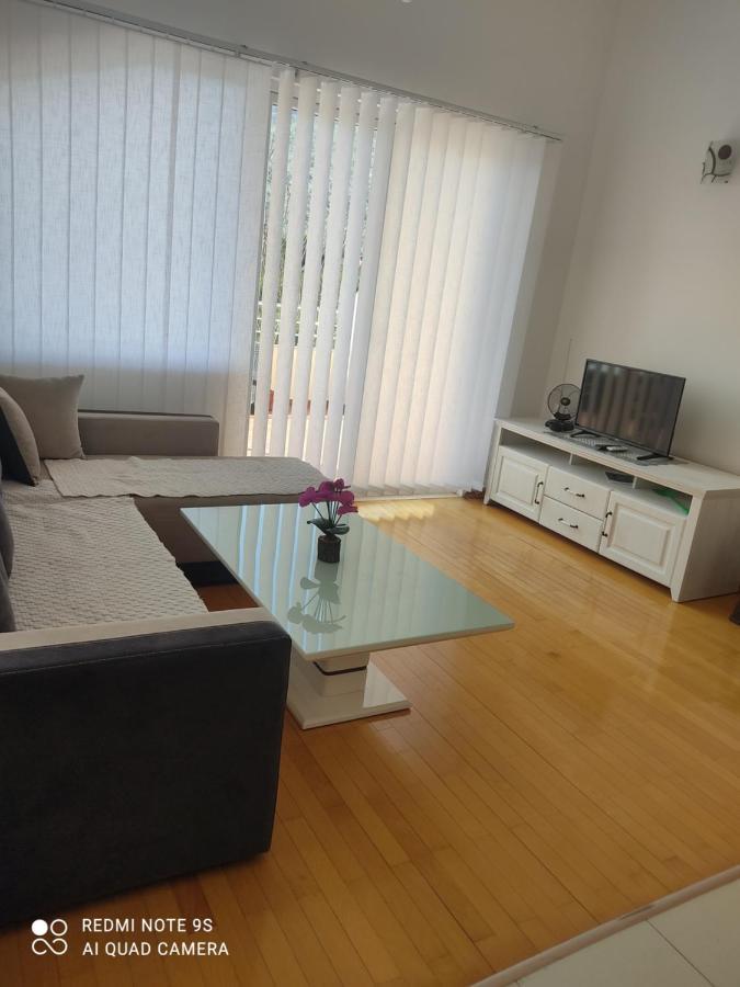 Jovana -- Porodicni Apartmani Igalo Херцег-Новий Екстер'єр фото