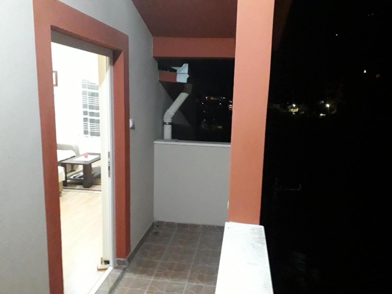 Jovana -- Porodicni Apartmani Igalo Херцег-Новий Екстер'єр фото