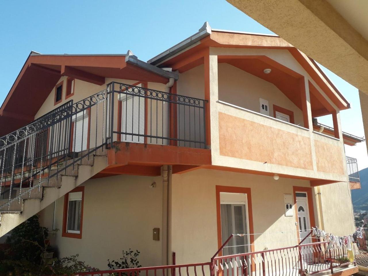 Jovana -- Porodicni Apartmani Igalo Херцег-Новий Екстер'єр фото